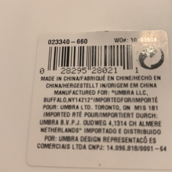 💥 $5 if bundled UMBRA House Tissue Box Cover Casa Home silhouette NWT - Picture 9 of 9